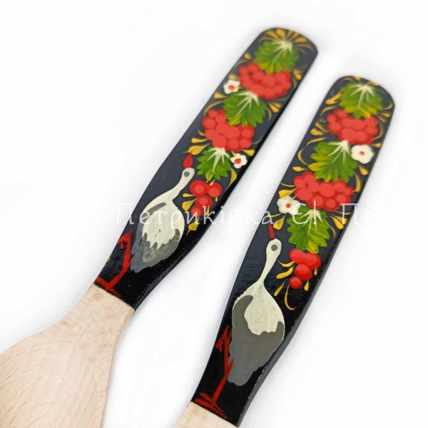 Ложка мала столова (довжина 17 см) з Петриківським розписом "Лелеки в калині". Розписані дві сторони