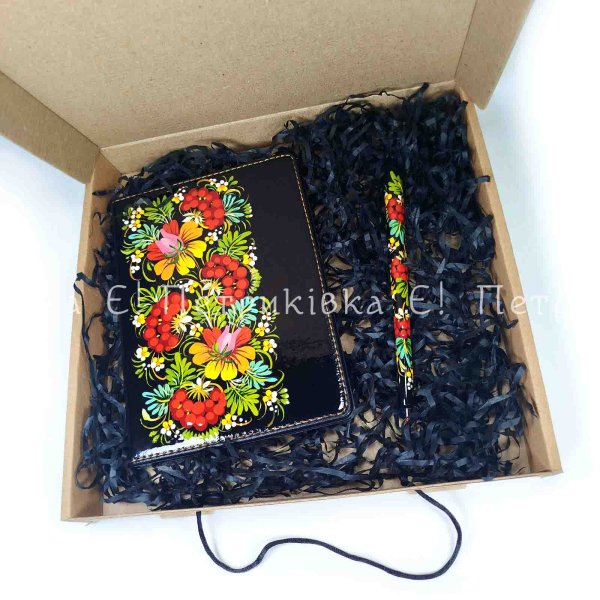 Подарунковий набір з Петриківським розписом "Блокнот із ручкою". Подарункова упаковка