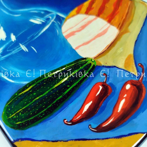 Фігурна дошка (28×14 см) «Натюрморт із горілкою та салом». Ручна робота