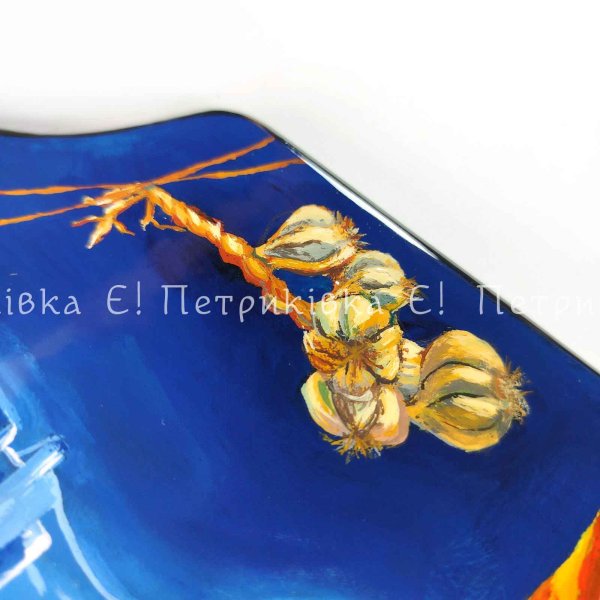 Фігурна дошка (28×14 см) «Натюрморт із горілкою та салом». Ручна робота