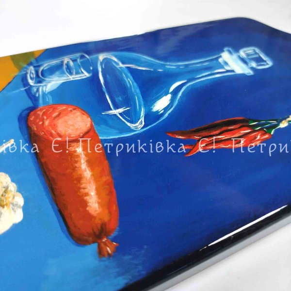 Фігурна дошка (28×14 см) «Натюрморт із горілкою та ковбасою». Ручний розпис
